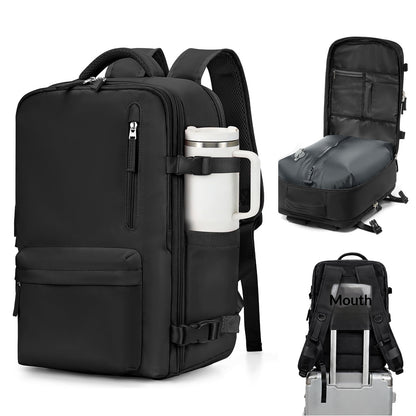 Vacuum compression travel bag with pump and 16-inch laptop sleeve