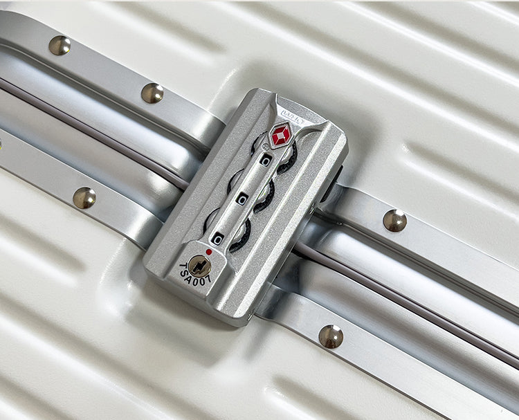 The Aluminium Trunk Suitcase – Aluminium Frame Hardshell Suitcase with TSA Lock, detail view 4